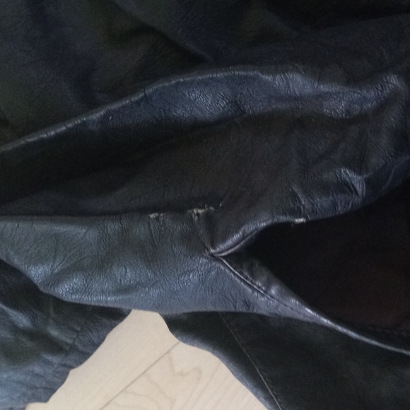 Faux leafher hooded jacket. Size small - Picture 3 of 3